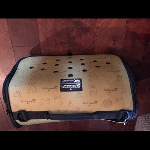 Greenbone Pet Carrier